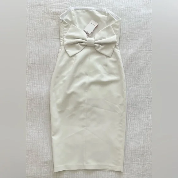 Amanda Uprichard | - Picture 4 of 4